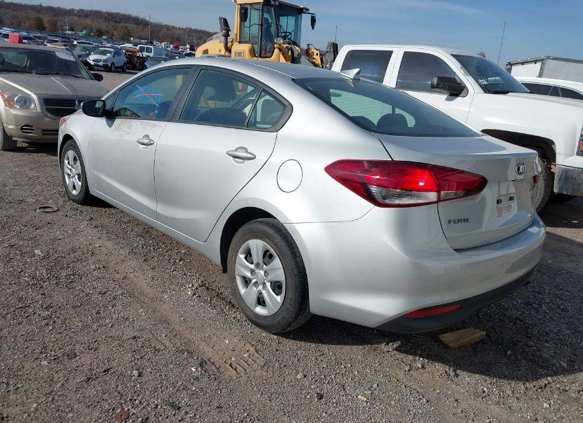 Photo 3 of 2018 Kia Forte LX (VIN 3KPFL4A70JE226567)