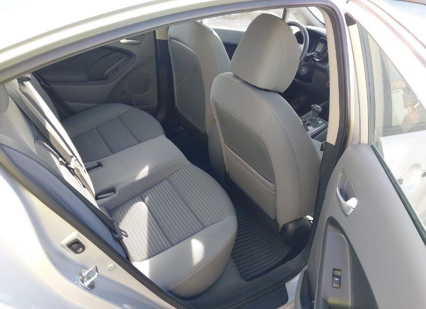 Photo 8 of 2018 Kia Forte LX (VIN 3KPFL4A70JE226567)