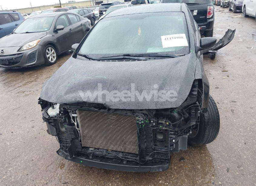 Photo 13 of 2018 Kia Forte LX (VIN 3KPFL4A70JE249184)