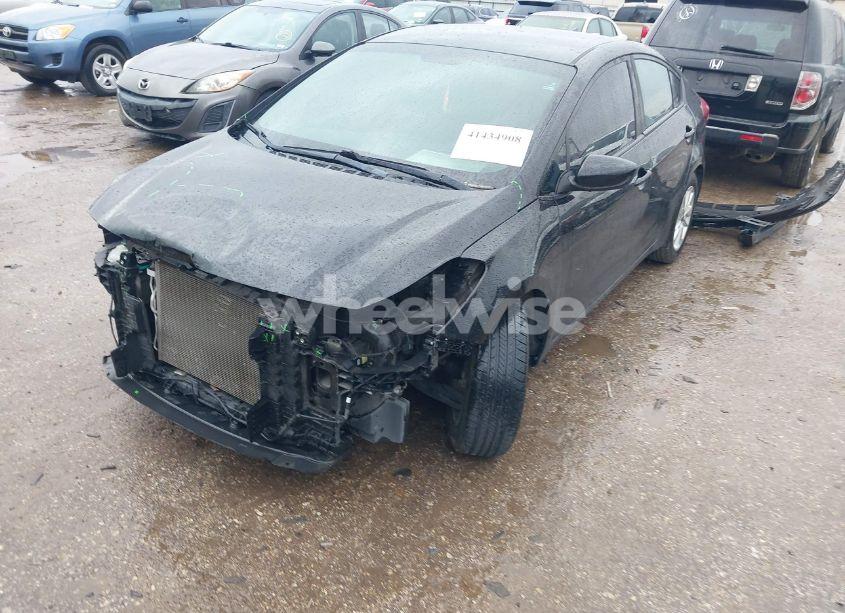 Photo 2 of 2018 Kia Forte LX (VIN 3KPFL4A70JE249184)