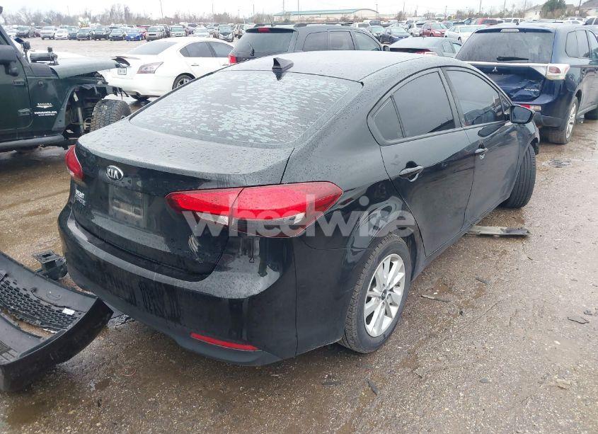 Photo 4 of 2018 Kia Forte LX (VIN 3KPFL4A70JE249184)