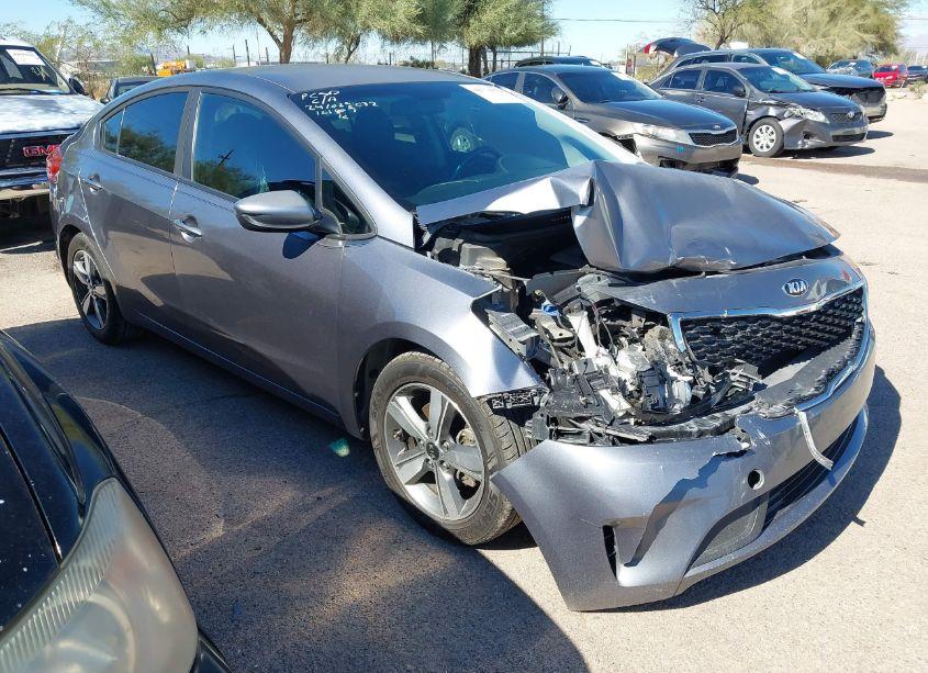 2018 Kia Forte S (VIN 3KPFL4A70JE249590) main photo