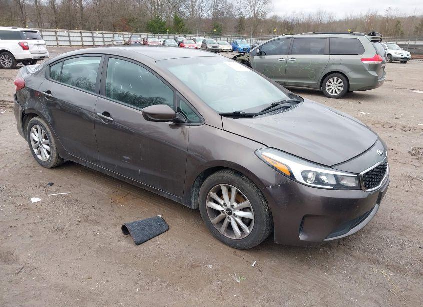 2017 Kia Forte LX (VIN 3KPFL4A71HE006557) main photo