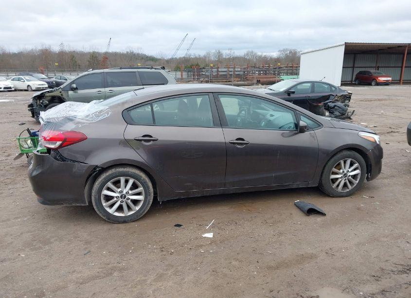 Photo 12 of 2017 Kia Forte LX (VIN 3KPFL4A71HE006557)