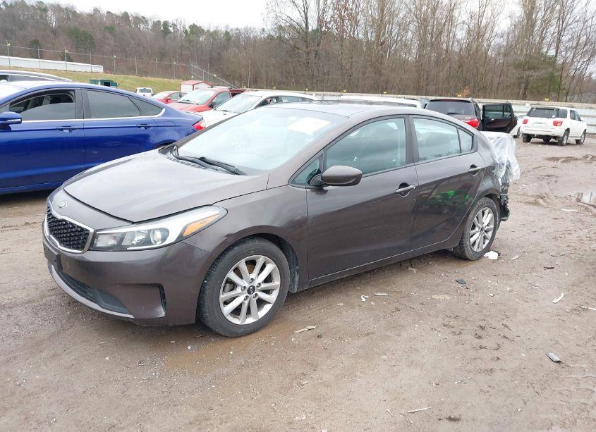 Photo 2 of 2017 Kia Forte LX (VIN 3KPFL4A71HE006557)