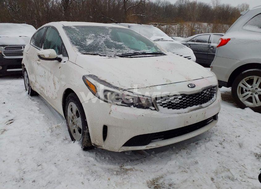 2017 Kia Forte LX (VIN 3KPFL4A71HE028834) main photo