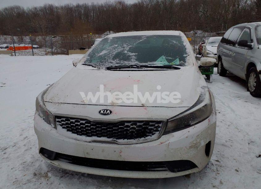 Photo 12 of 2017 Kia Forte LX (VIN 3KPFL4A71HE028834)