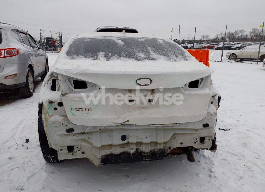 Photo 16 of 2017 Kia Forte LX (VIN 3KPFL4A71HE028834)