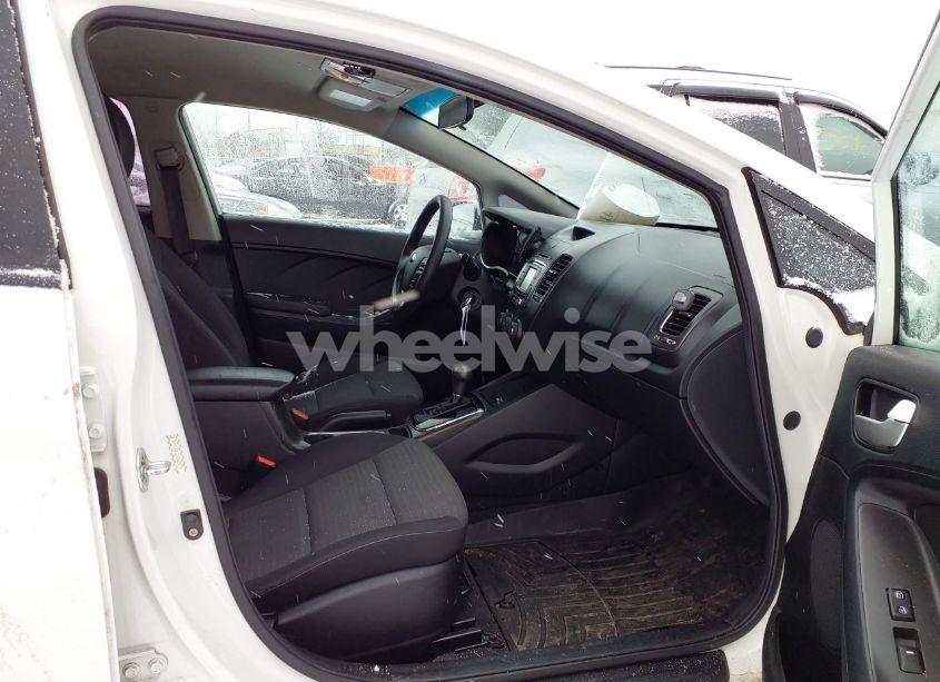 Photo 5 of 2017 Kia Forte LX (VIN 3KPFL4A71HE028834)