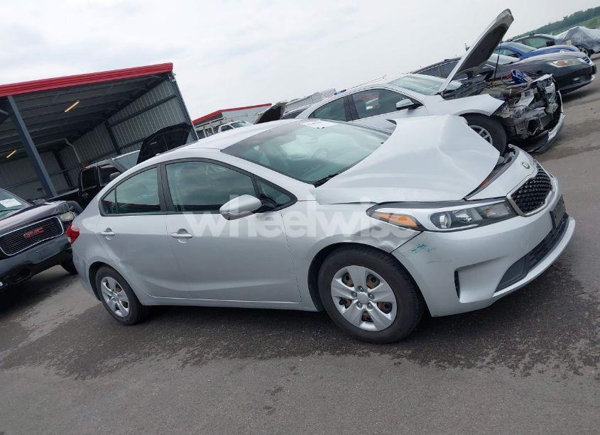 Photo 13 of 2017 Kia Forte LX (VIN 3KPFL4A71HE107100)