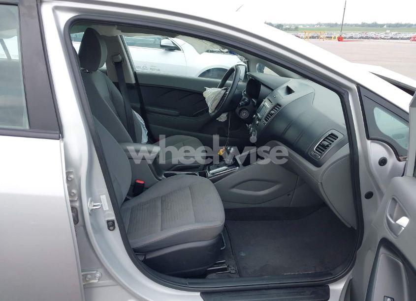 Photo 5 of 2017 Kia Forte LX (VIN 3KPFL4A71HE107100)