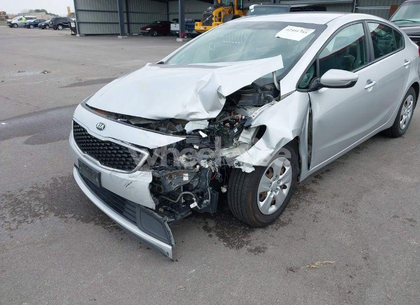 Photo 6 of 2017 Kia Forte LX (VIN 3KPFL4A71HE107100)