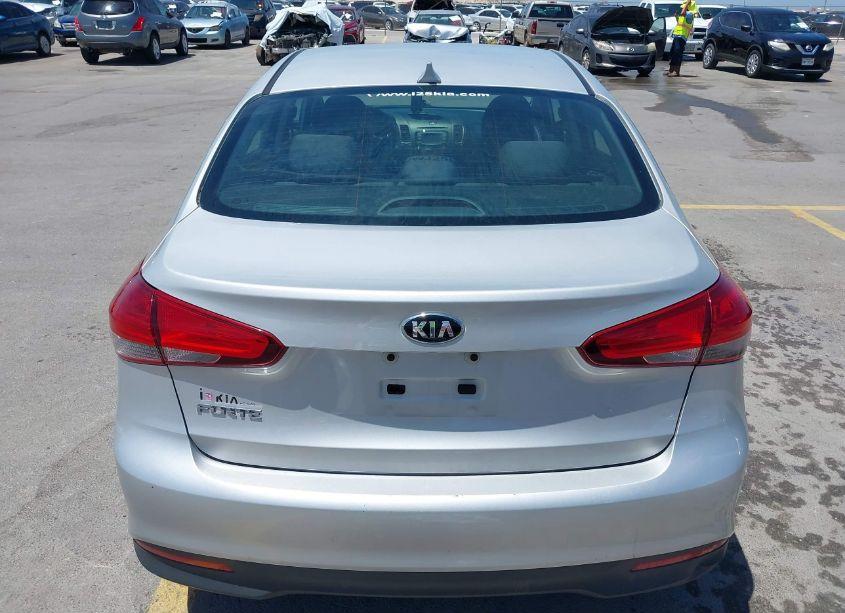 Photo 16 of 2017 Kia Forte LX (VIN 3KPFL4A71HE117223)