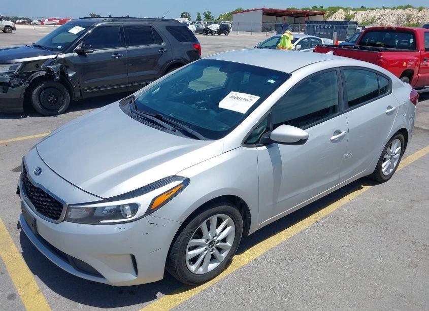 Photo 2 of 2017 Kia Forte LX (VIN 3KPFL4A71HE117223)