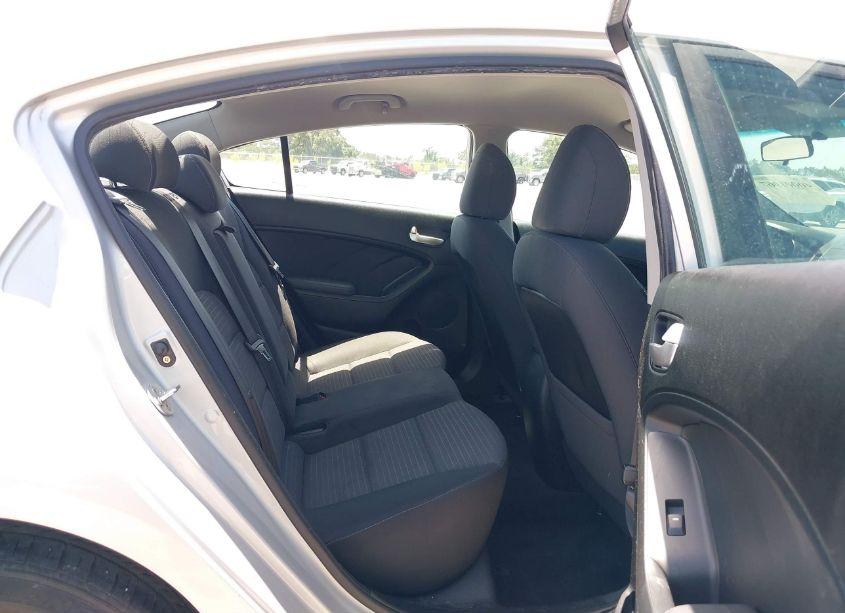 Photo 8 of 2017 Kia Forte LX (VIN 3KPFL4A71HE117223)