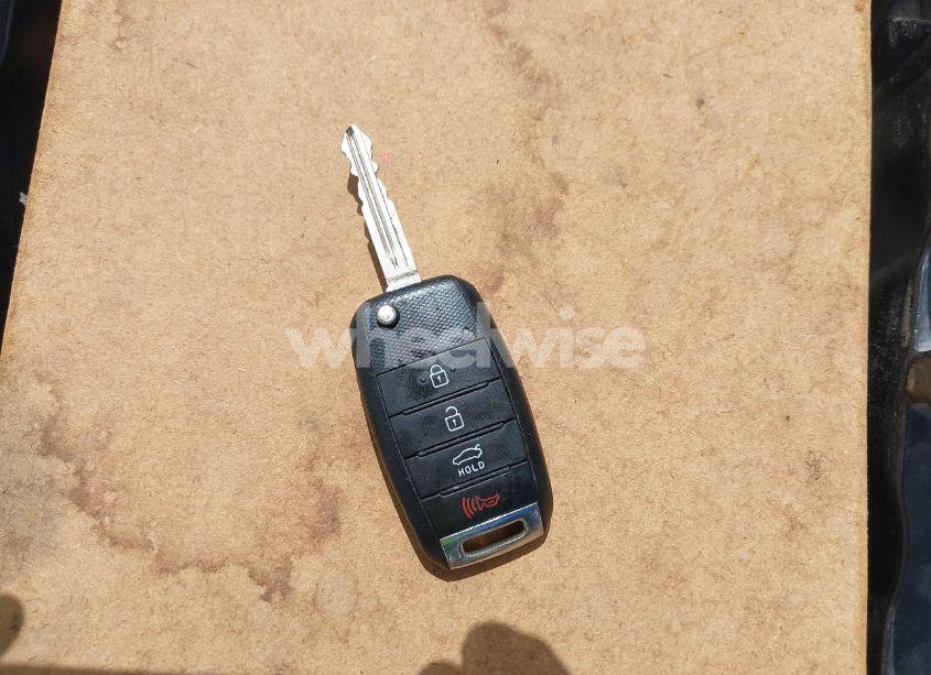 Photo 11 of 2017 Kia Forte LX (VIN 3KPFL4A71HE122826)