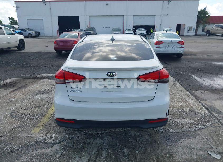 Photo 16 of 2017 Kia Forte LX (VIN 3KPFL4A71HE122826)