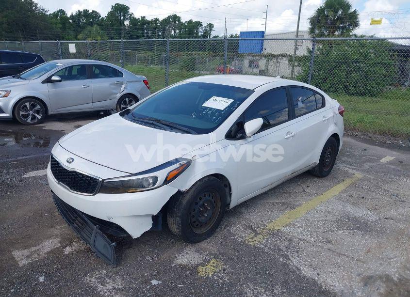 Photo 2 of 2017 Kia Forte LX (VIN 3KPFL4A71HE122826)