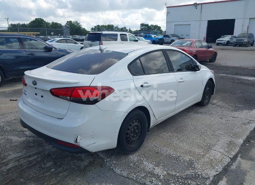 Photo 4 of 2017 Kia Forte LX (VIN 3KPFL4A71HE122826)