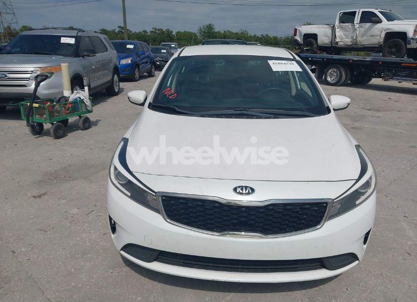 Photo 12 of 2017 Kia Forte LX (VIN 3KPFL4A71HE139044)