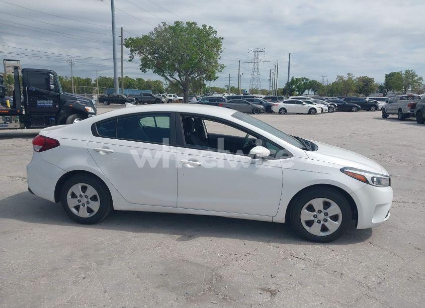 Photo 13 of 2017 Kia Forte LX (VIN 3KPFL4A71HE139044)
