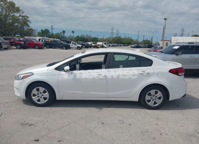 Photo 14 of 2017 Kia Forte LX (VIN 3KPFL4A71HE139044)