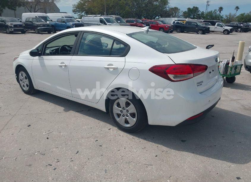 Photo 3 of 2017 Kia Forte LX (VIN 3KPFL4A71HE139044)