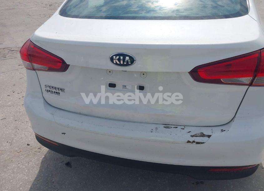 Photo 6 of 2017 Kia Forte LX (VIN 3KPFL4A71HE139044)