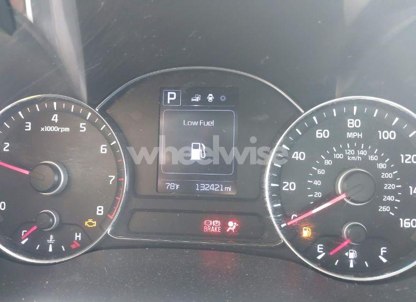 Photo 7 of 2017 Kia Forte LX (VIN 3KPFL4A71HE139044)