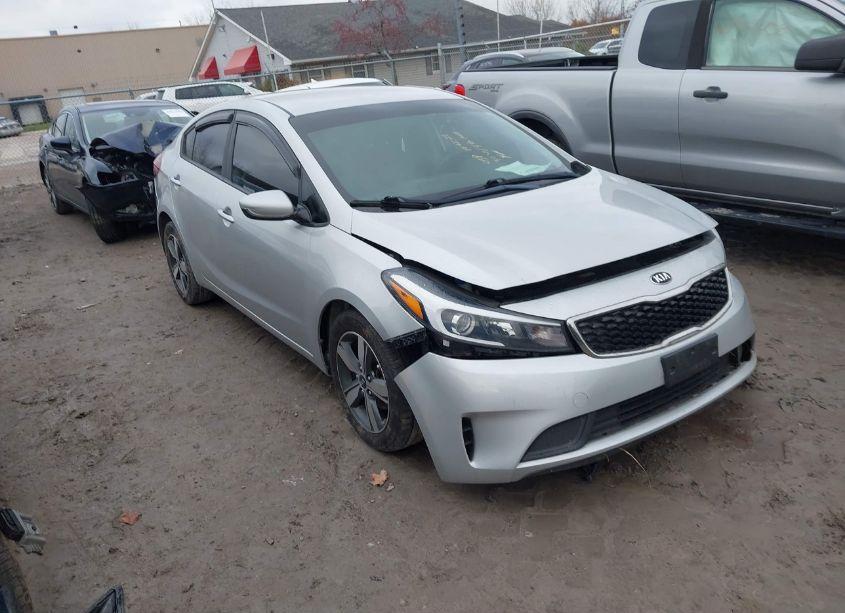 2018 Kia Forte LX (VIN 3KPFL4A71JE166699) main photo