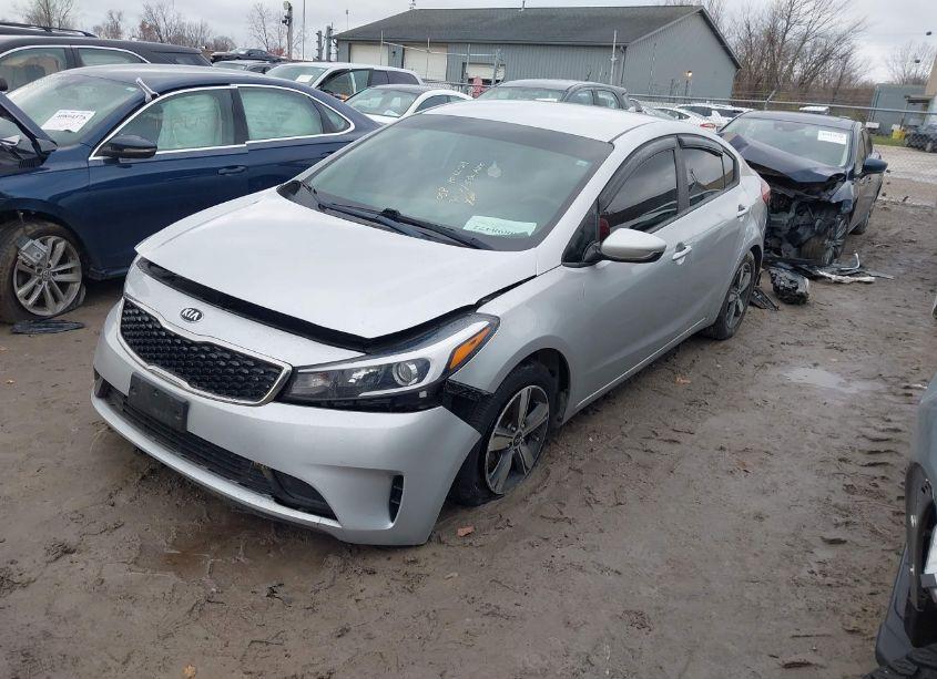Photo 2 of 2018 Kia Forte LX (VIN 3KPFL4A71JE166699)
