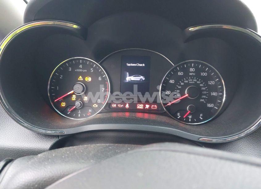 Photo 7 of 2018 Kia Forte LX (VIN 3KPFL4A71JE173930)