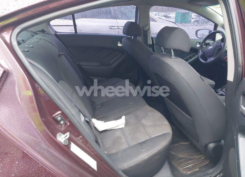 Photo 8 of 2018 Kia Forte LX (VIN 3KPFL4A71JE173930)