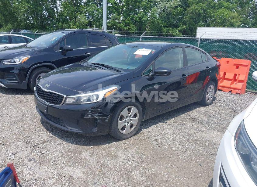 Photo 2 of 2018 Kia Forte LX (VIN 3KPFL4A71JE211186)