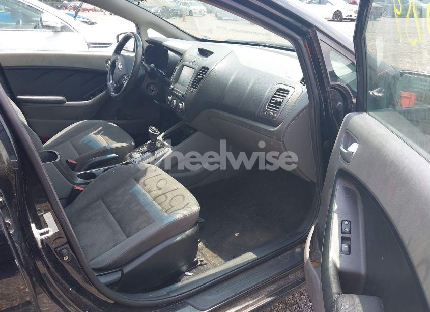 Photo 5 of 2018 Kia Forte LX (VIN 3KPFL4A71JE211186)