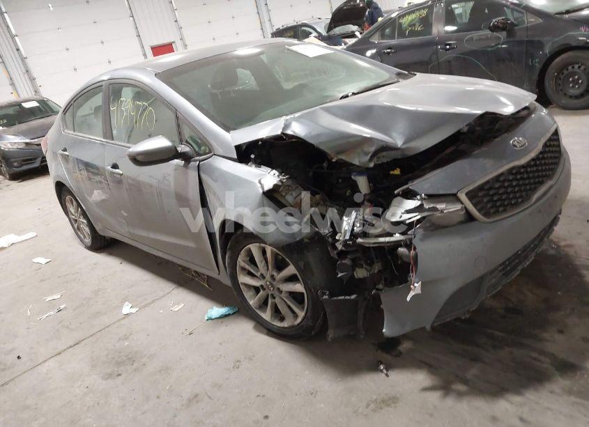 2017 Kia Forte S (VIN 3KPFL4A72HE025912) main photo
