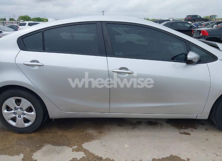 Photo 14 of 2017 Kia Forte LX (VIN 3KPFL4A72HE064001)