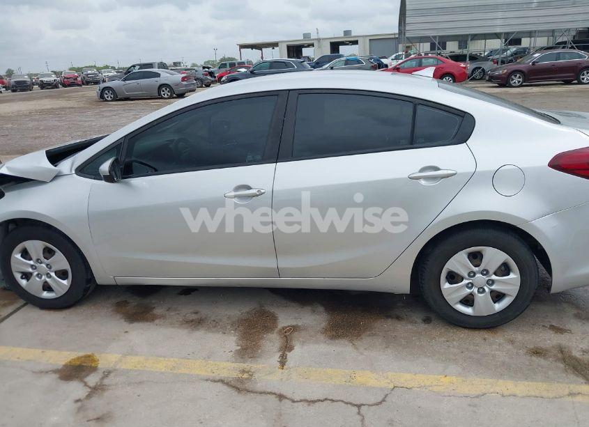 Photo 15 of 2017 Kia Forte LX (VIN 3KPFL4A72HE064001)