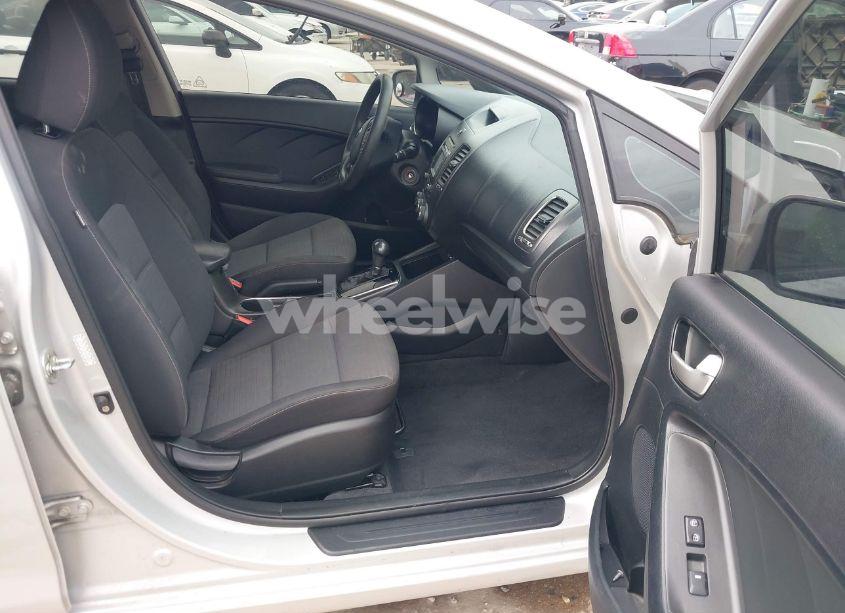 Photo 5 of 2017 Kia Forte LX (VIN 3KPFL4A72HE064001)