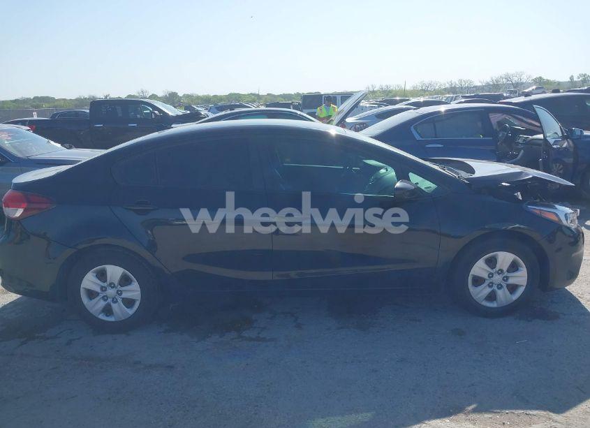 Photo 14 of 2017 Kia Forte LX (VIN 3KPFL4A72HE118638)