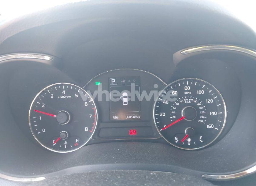 Photo 7 of 2017 Kia Forte LX (VIN 3KPFL4A72HE118638)