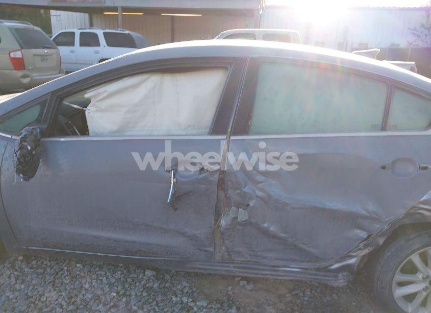 Photo 14 of 2017 Kia Forte S (VIN 3KPFL4A72HE121863)