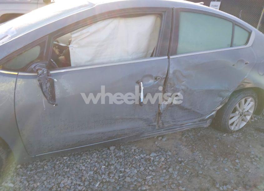 Photo 6 of 2017 Kia Forte S (VIN 3KPFL4A72HE121863)