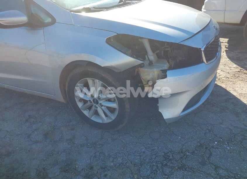 Photo 12 of 2017 Kia Forte LX (VIN 3KPFL4A72HE134113)