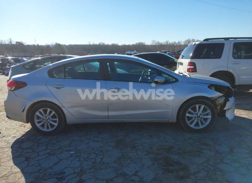 Photo 14 of 2017 Kia Forte LX (VIN 3KPFL4A72HE134113)