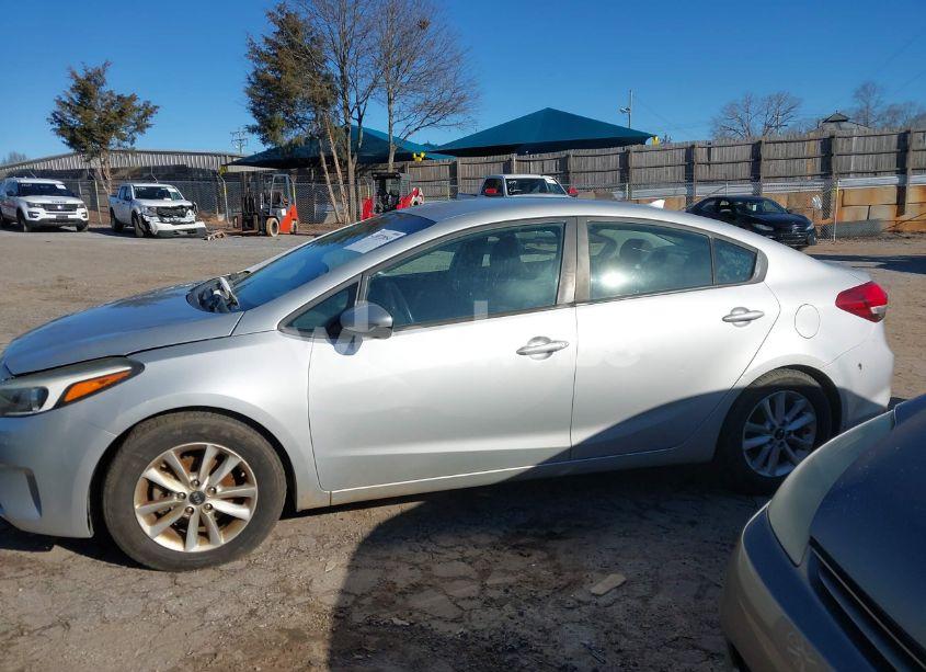 Photo 15 of 2017 Kia Forte LX (VIN 3KPFL4A72HE134113)