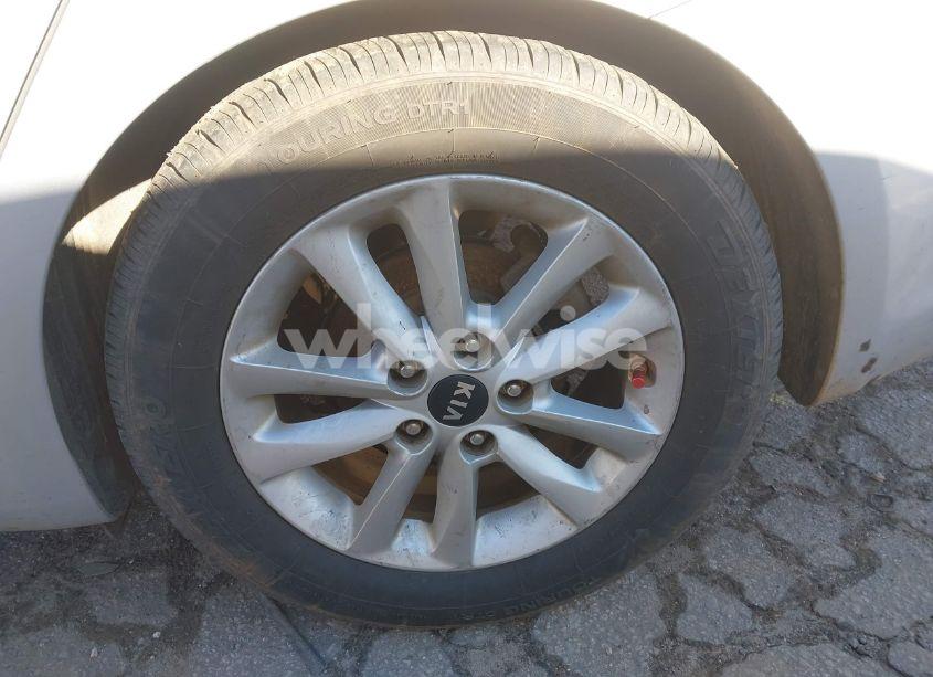 Photo 22 of 2017 Kia Forte LX (VIN 3KPFL4A72HE134113)