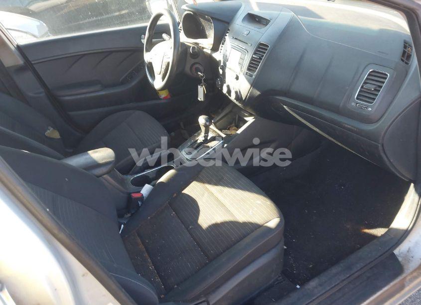 Photo 5 of 2017 Kia Forte LX (VIN 3KPFL4A72HE134113)