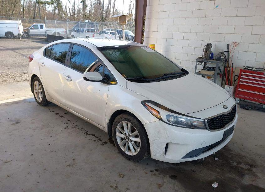 2017 Kia Forte LX (VIN 3KPFL4A72HE148626) main photo