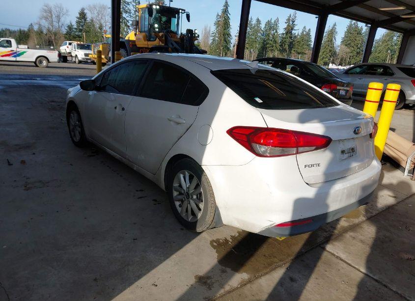 Photo 3 of 2017 Kia Forte LX (VIN 3KPFL4A72HE148626)